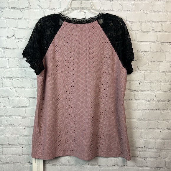 BloomChic Pink Eyelet & Black Lace Trim V Neck Short Sleeve Top Plus Siz… - Picture 6 of 6